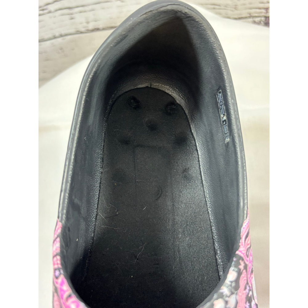 Women's Crocs Mules & Clogs Size 11 Black Pink Purple Paisley Pattern - Picture 8 of 9